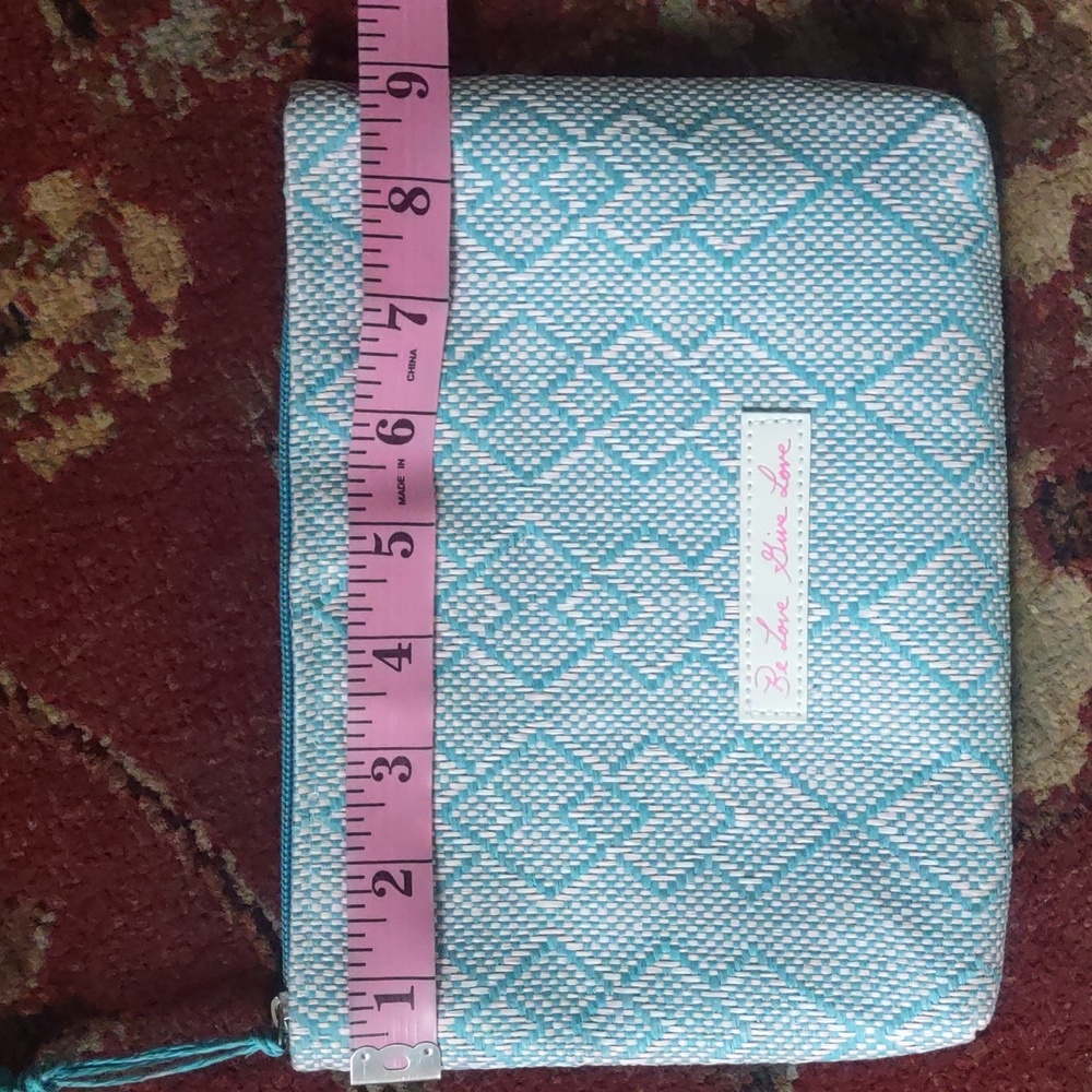 3/15 ๐ฆ Blue and White Clutch - Picture 5 of 5